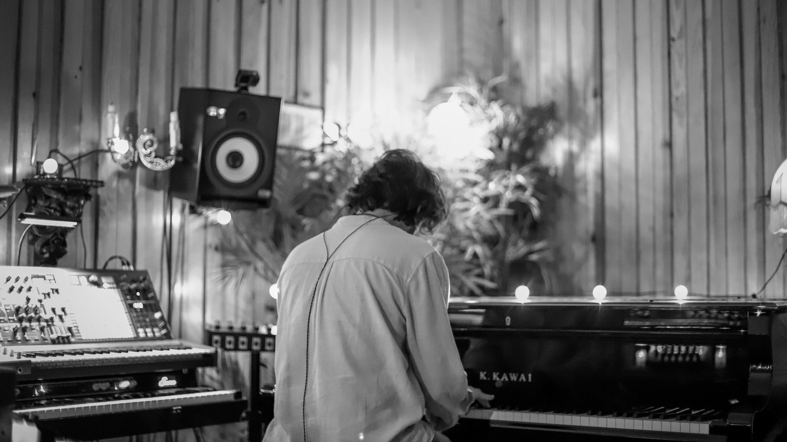 Pedro Janela in the studio, black and white